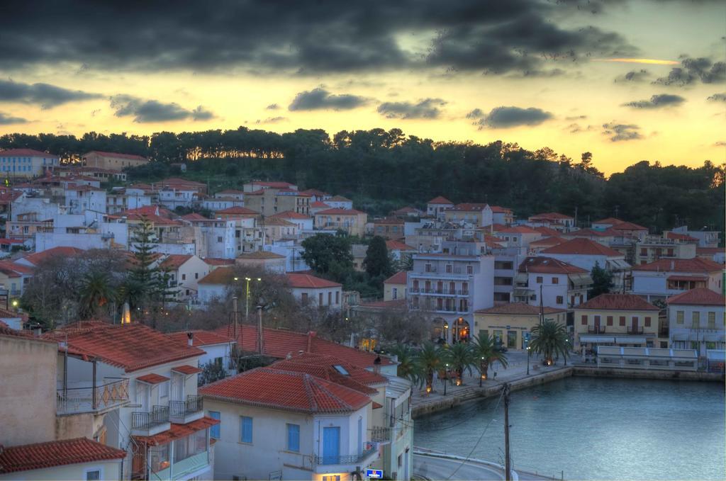 Karalis City Hotel Pylos Exterior foto